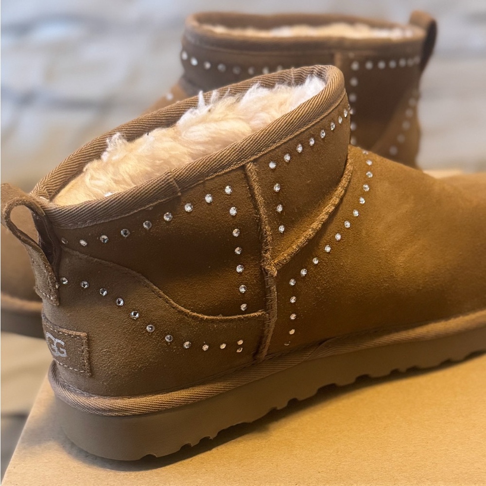 BRAND NEW! UGG Classic Ultra Mini Bling Chesnut Boots